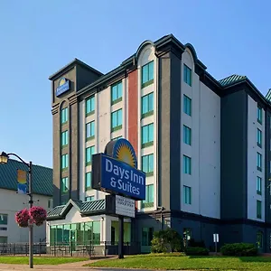 Отель Days By Wyndham Centre St By The Falls, Ниагара-Фолс