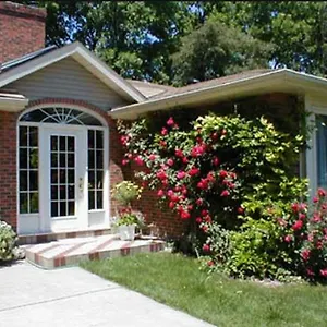 Dorchester House *** Niagara Falls